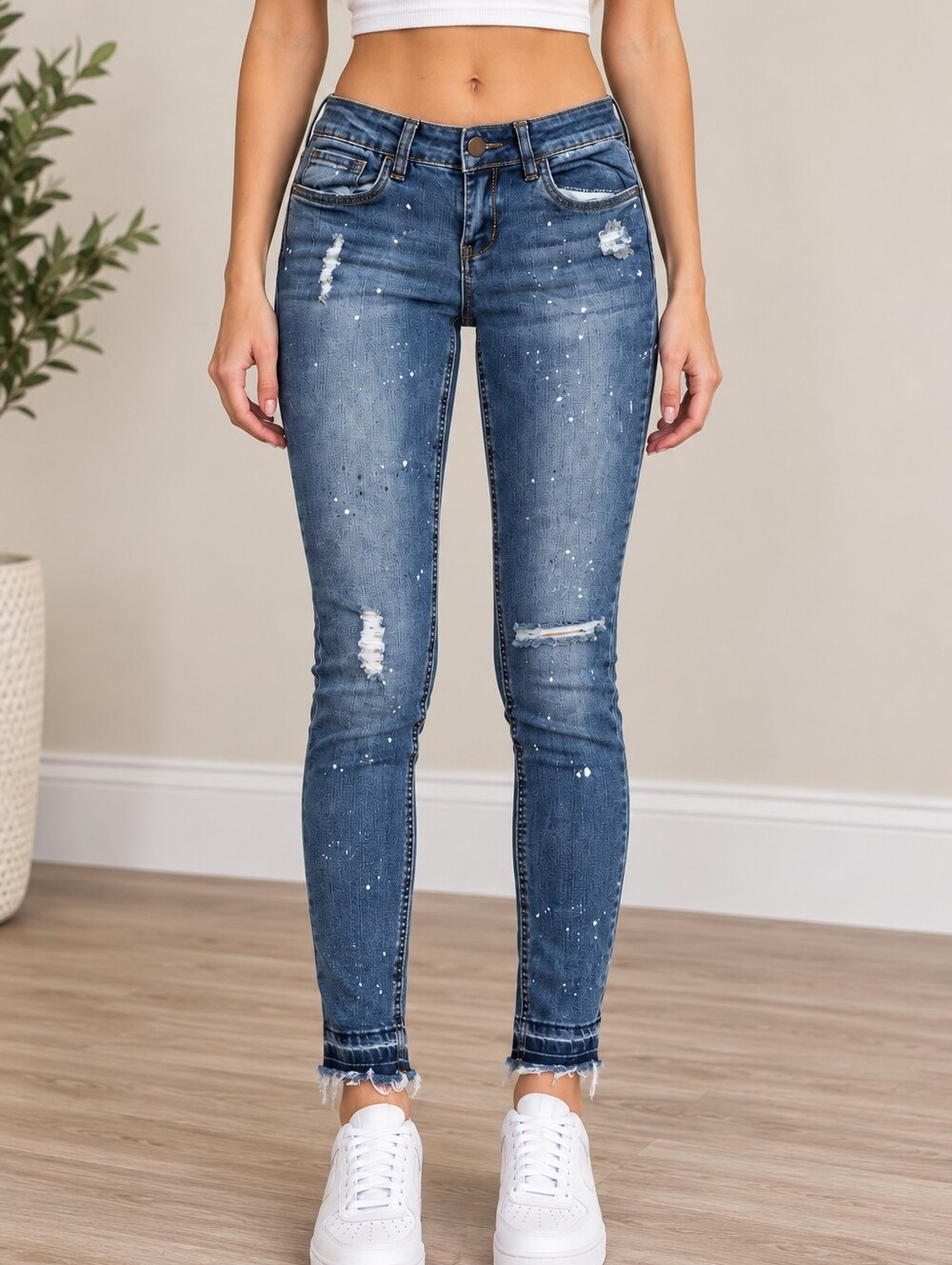 size 1 Dollhouse Skinny Distressed Paint-Splatter Jeans